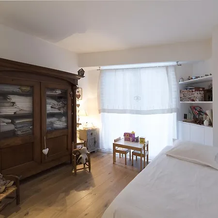 Veeve - Views Of The Eiffel Tower Apartment