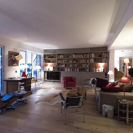 Veeve - Views Of The Eiffel Tower Apartment